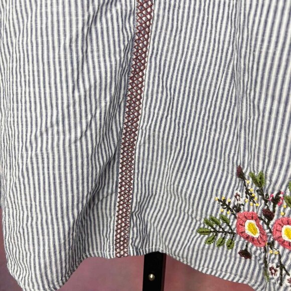 Ruff Hewn 100% Cotton Seersucker Blouse with Floral Embroidery, Size M - Picture 5 of 7